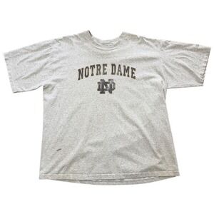 Vintage 90s Notre Dame Fighting Irish NCAA Football Sports Graphic Logo T-shirt